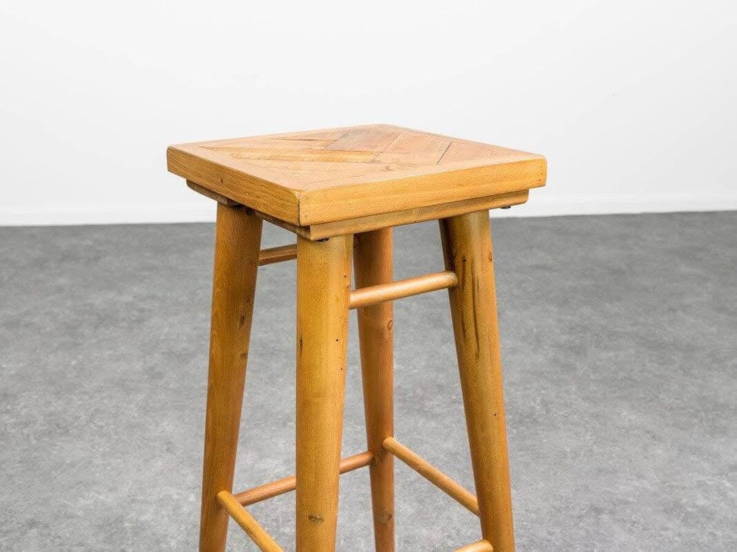 Choosing the Perfect Wood Counter Stools for Your Home