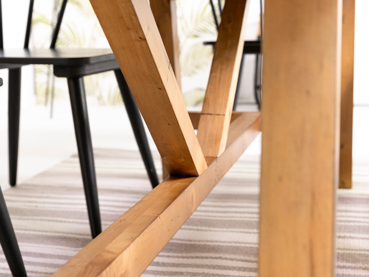 Como Extendable Dining Table (140cm - 180cm) & Como Cross Back Dining Chairs