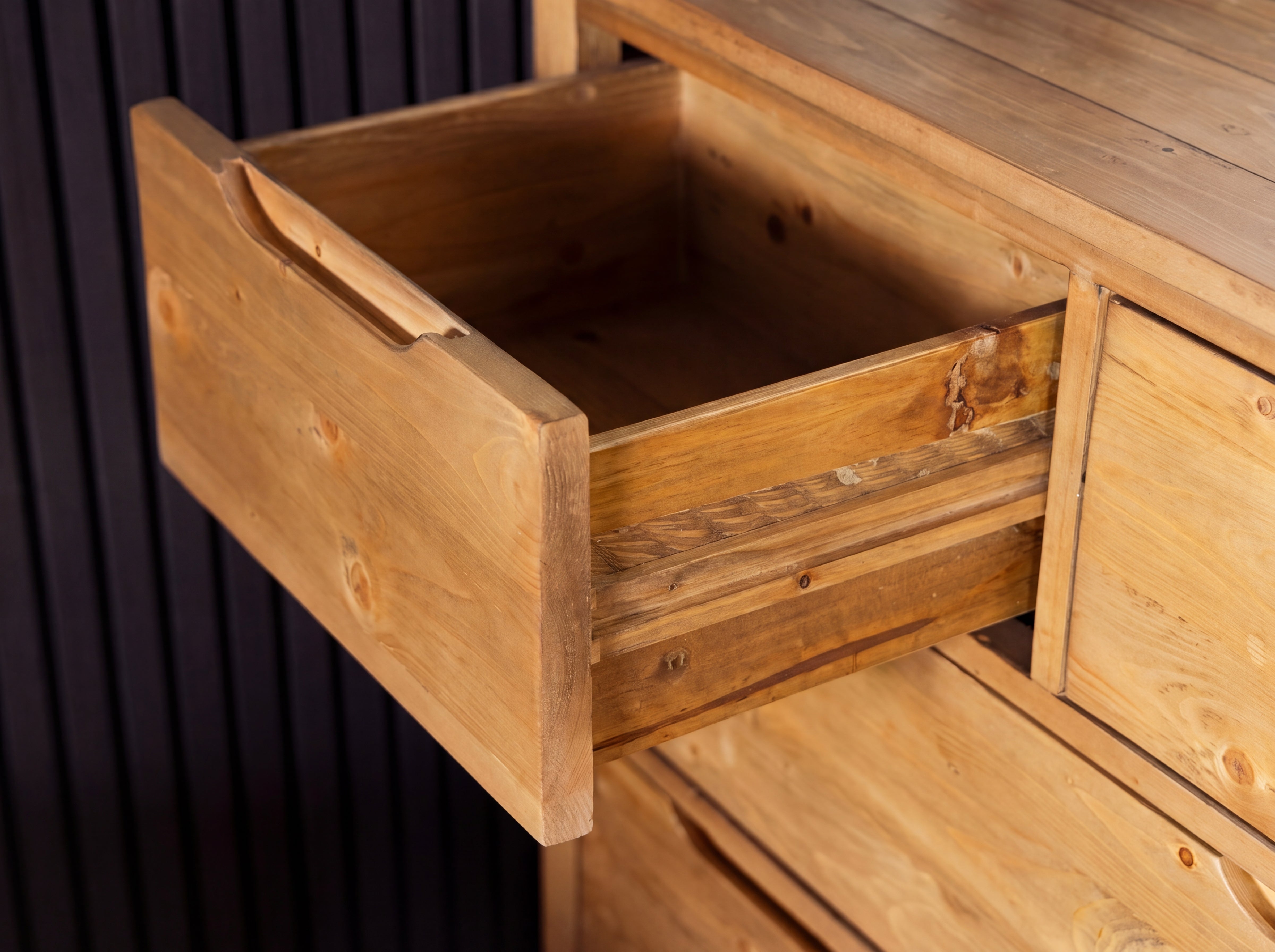 Exeter 5 Drawer Wide Chest