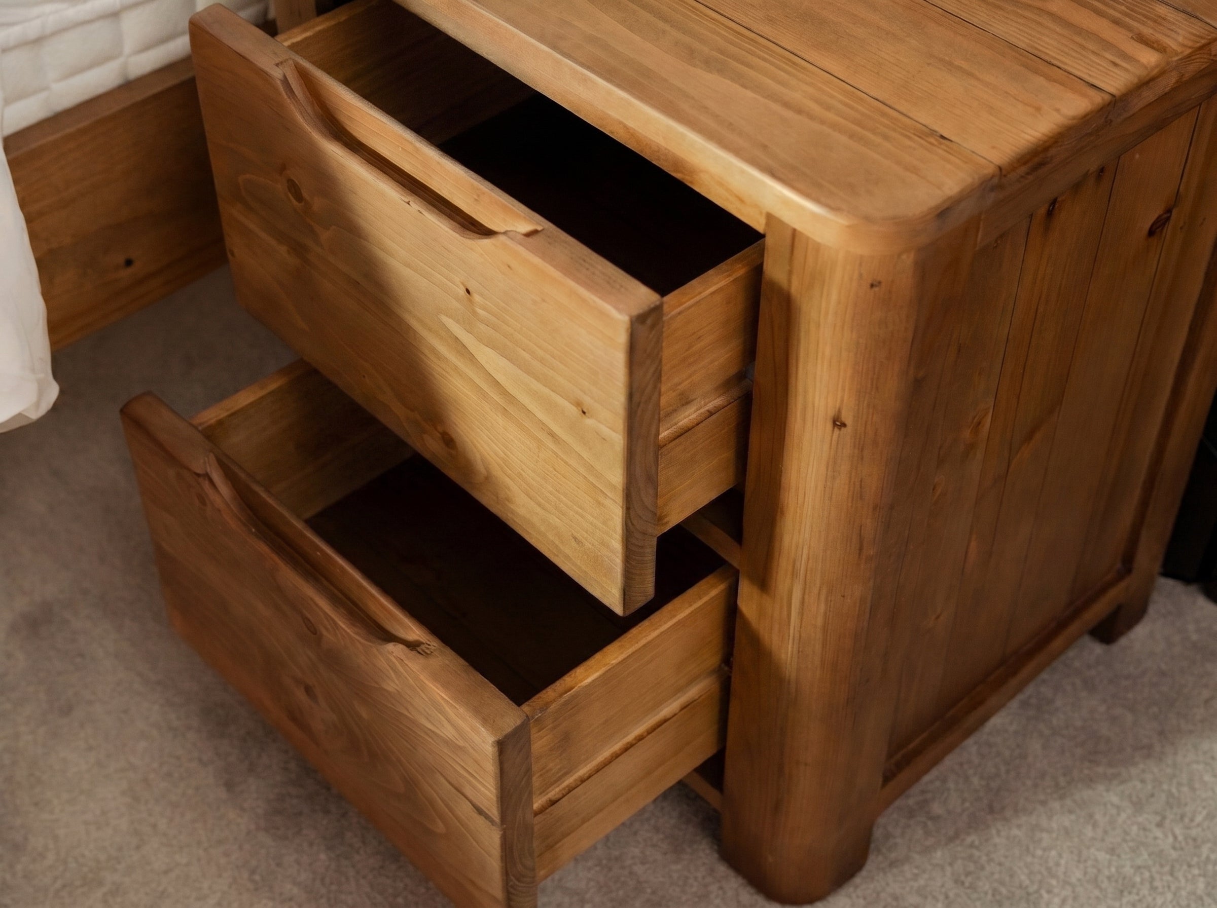 Exeter 2 Drawer Bedside Table