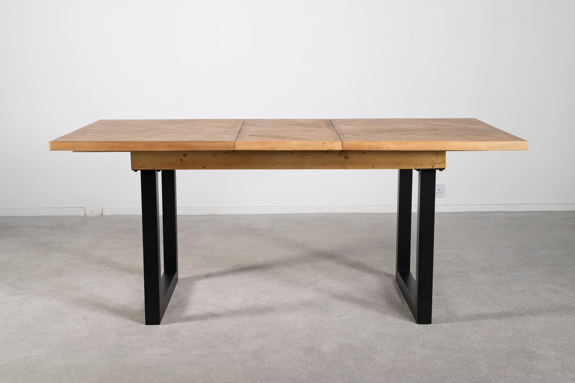 Tulsa Extendable Dining Table (140cm - 180cm) & Dining Bench