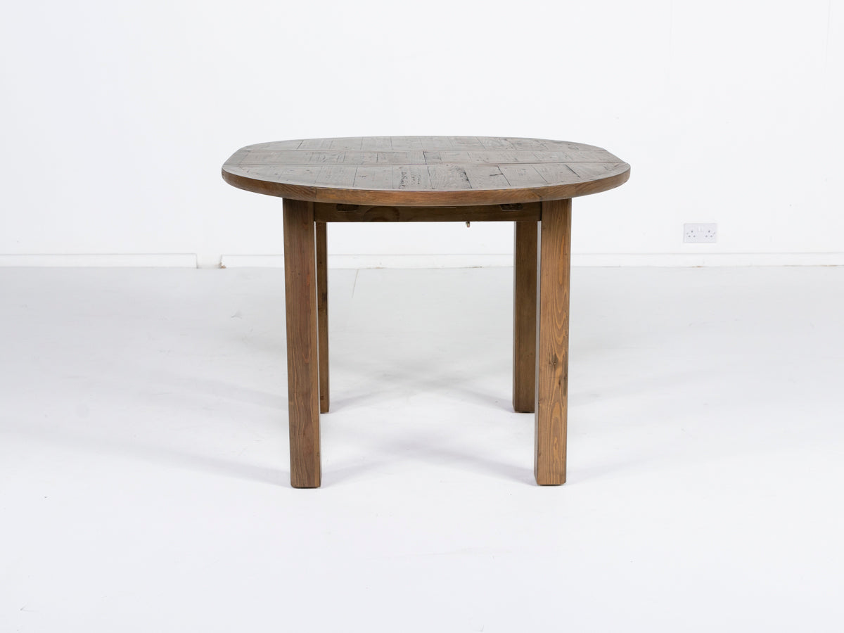 Brooklyn Round Extendable Dining Table & Gabo Dining Chairs