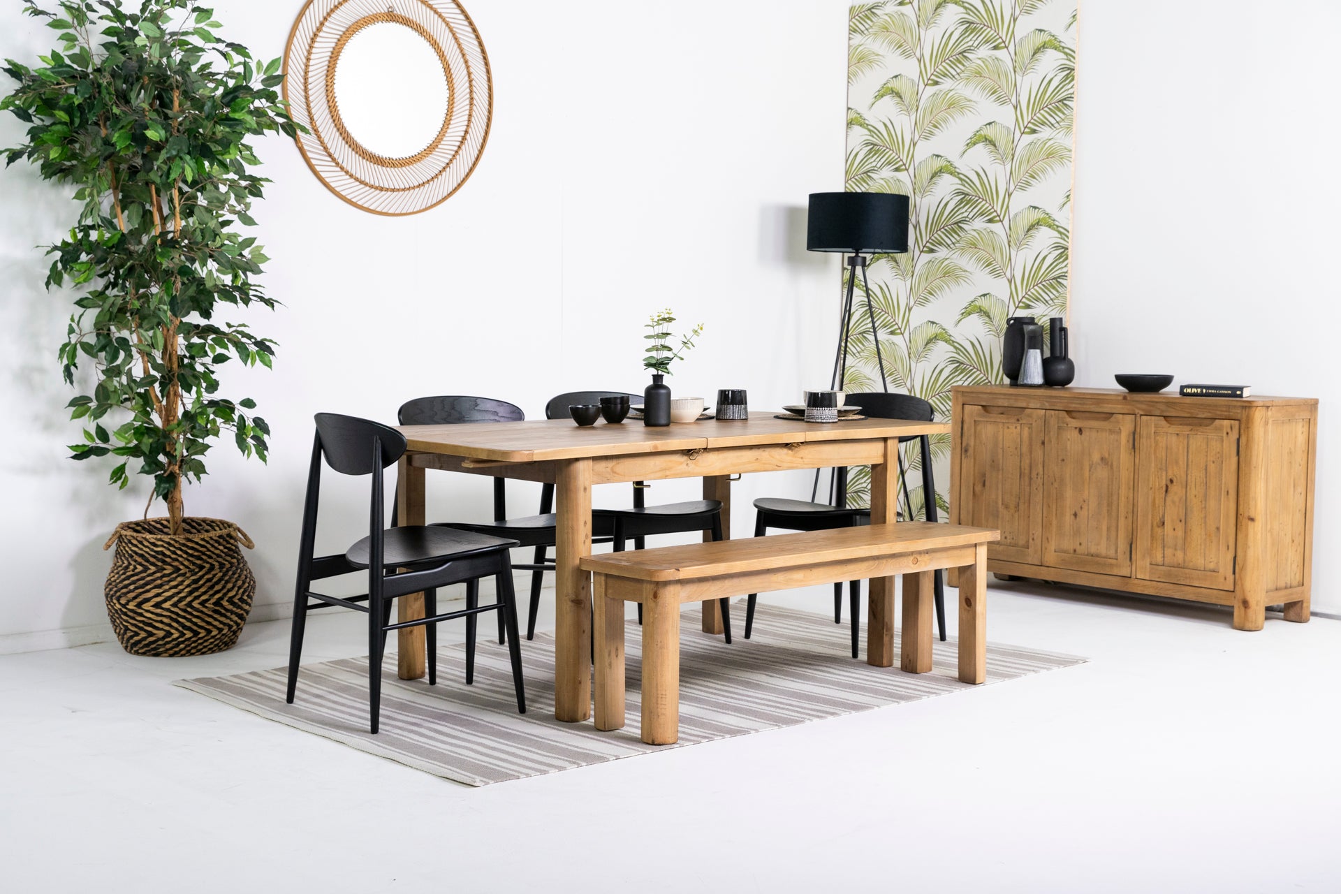 Exeter Extendable Dining Table (140cm - 180cm) & Gabo Dining Chairs