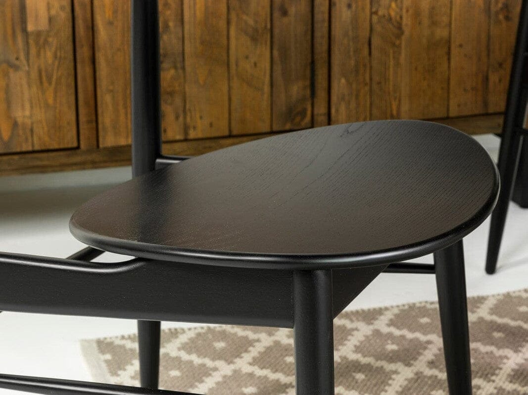 Brooklyn Round Dining Table & Black Gabo Dining Chairs